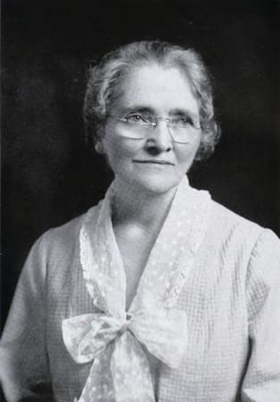 Amanda Clayton