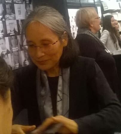 Aki Shimazaki