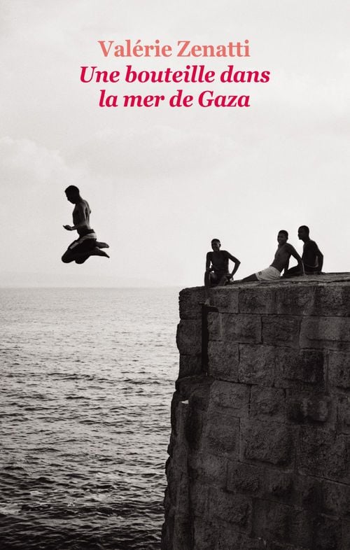 UNE BOUTEILLE DANS MER DE GAZA - Cover