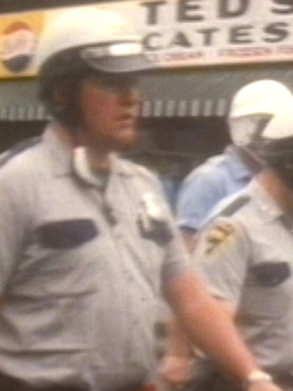 Power : Que fait la police ?